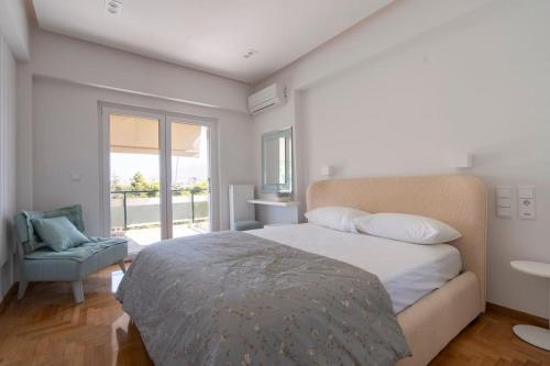Voula's 2BR Escape Elegant and Stylish Living