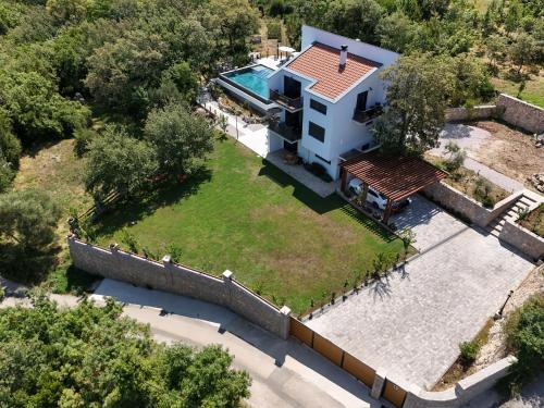 Villa Principium with Infinity Edge Pool&Hot Tub photo 3