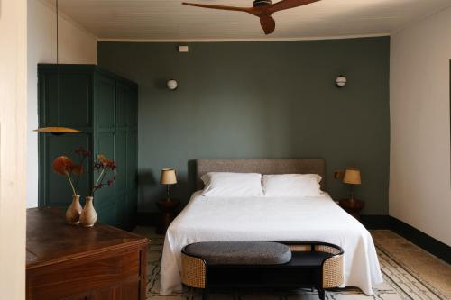 Postel nebo postele na pokoji v ubytování Tonnara di Scopello