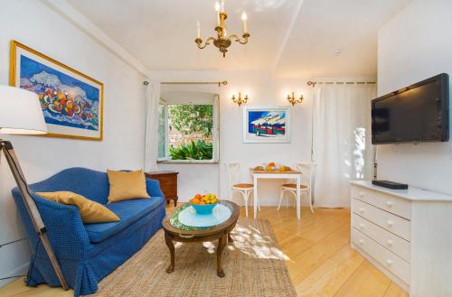 Hidden Gem Old Town Apartments by Irundo