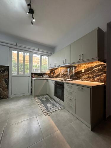Η κουζίνα ή μικρή κουζίνα στο Joanna s apartment