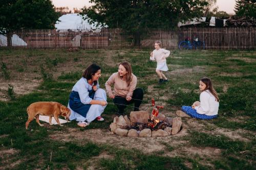 Επισκέπτες που μένουν στο nádech - glamping na statku