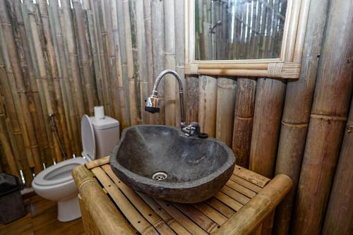 Koupelna v ubytování Rinjani Eco Villa Senaru