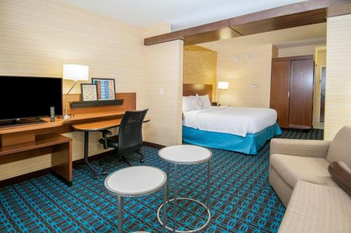 TV o dispositivi per l'intrattenimento presso Fairfield Inn & Suites by Marriott Dallas Plano North