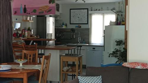 Kuchyň nebo kuchyňský kout v ubytování JOCONDIENNEHouse