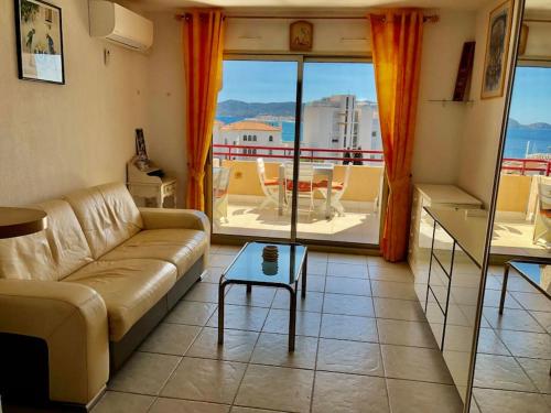 Studio Piscine vue mer Le Lavandou