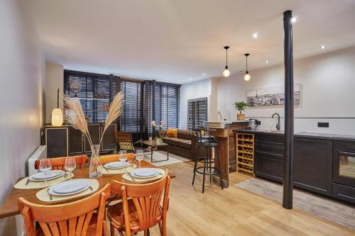 Apartment in the Center of Paris by studioprestige