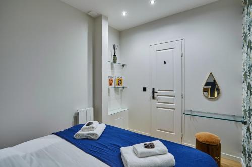 Apartment in the Center of Paris by studioprestige