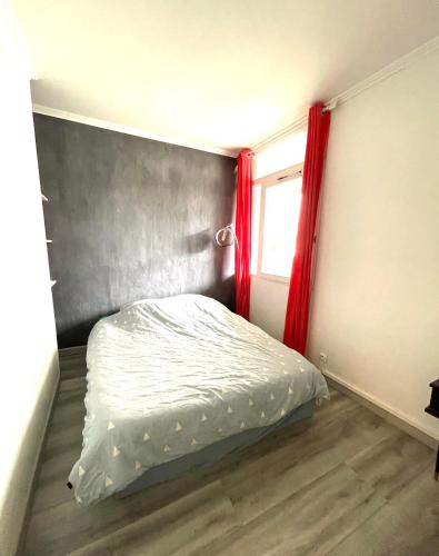 Ένα ή περισσότερα κρεβάτια σε δωμάτιο στο Cosy 74m2 apartment close to Paris