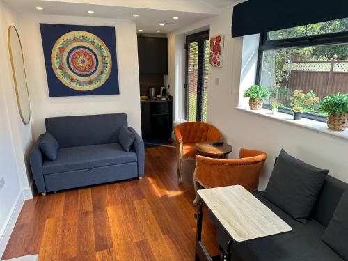 Ruang duduk di Bespoke Gallery guesthouse