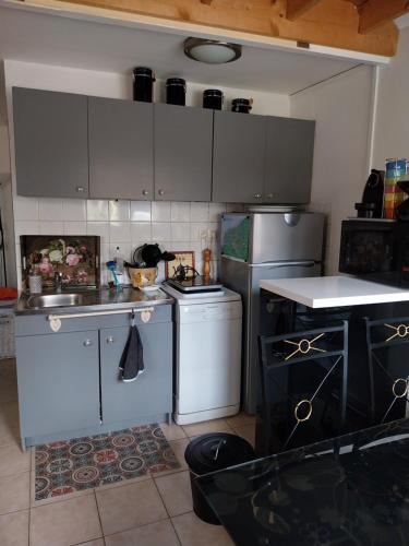Kuchyň nebo kuchyňský kout v ubytování Maison champêtre