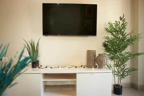 Starlights Wonderful View Apartments by BiNoBi!