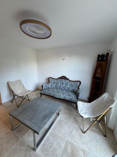 14474 Location saisonnière BAS DE VILLA dans un domaine privé prestigieux