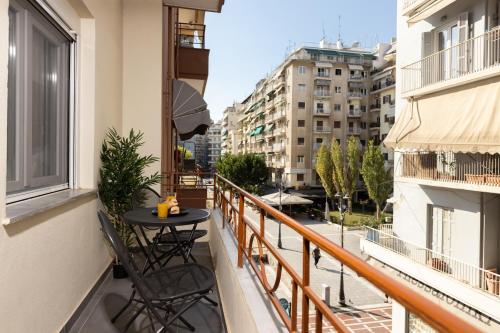 Starlights Wonderful View Apartments by BiNoBi!