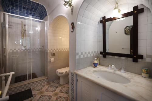 Ένα μπάνιο στο Casa Reverie - Amalfi Coast