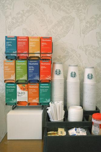 Kaffe- og tefaciliteter på Century Hotel