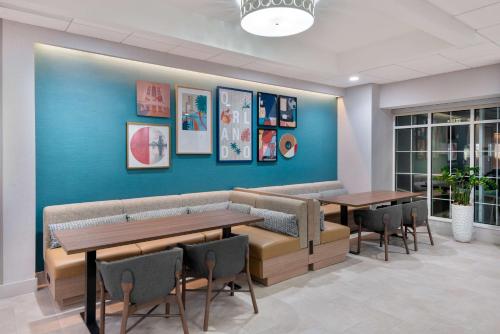 Homewood Suites by Hilton Orlando-Nearest to Universal Studios Image