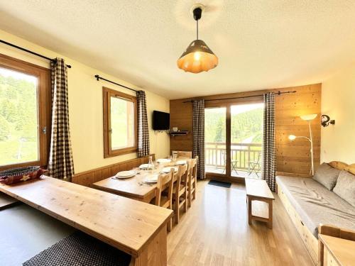 Photo de la galerie de l'établissement Résidence Le Hameau Des Rennes - PIED DES PISTES ! ACCES PISCINE ! MAE-0061, à Vars