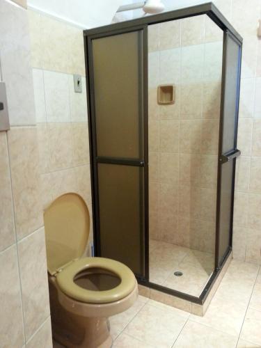 Ванная комната в Villa Oropeza Hostel