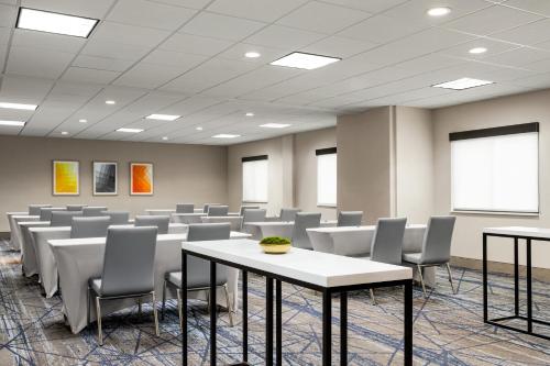 Kawasan bisnes dan/atau bilik persidangan di Holiday Inn Express Birmingham Irondale East by IHG