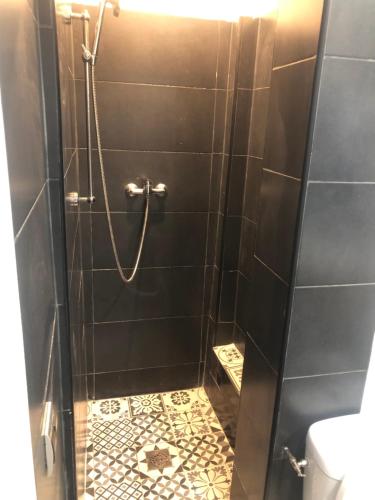 A bathroom at Studio cosy très bien situé