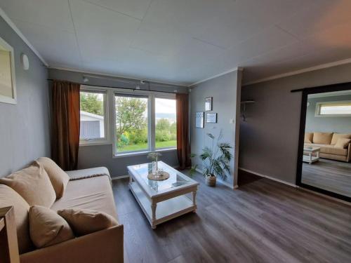 Ruang duduk di Leilighet i Tromsø