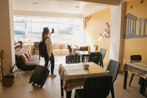 Khu vực ghế ngồi tại Wayki Guest House
