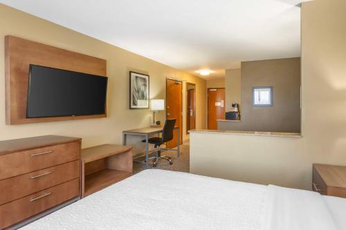 Μια τηλεόραση ή/και κέντρο ψυχαγωγίας στο Best Western Plus Surprise-Phoenix NW