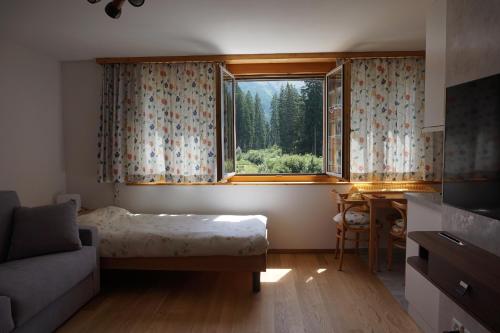 The Window to the Mountains