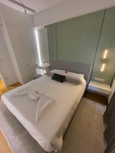 Foto Emerald Gems in Limak's Central Diamond Residences in Skopje with Free Private Parking & Fast Wi-Fi 2