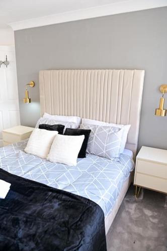 3 Bedroom House Manchester with en-suite Free Wifi and Parking photo 19