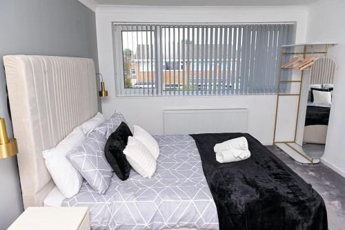 3 Bedroom House Manchester with en-suite Free Wifi and Parking photo 40