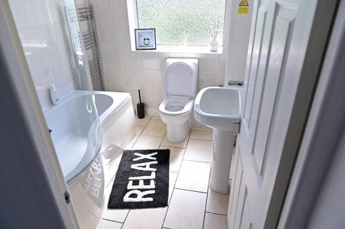 3 Bedroom House Manchester with en-suite Free Wifi and Parking photo 45