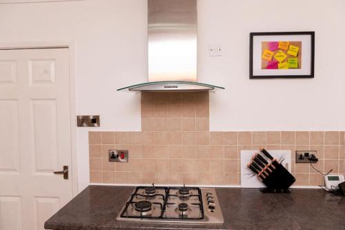 3 Bedroom House Manchester with en-suite Free Wifi and Parking photo 57