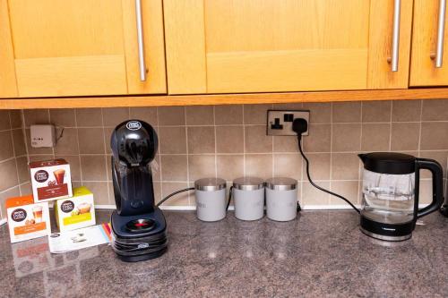 3 Bedroom House Manchester with en-suite Free Wifi and Parking photo 49