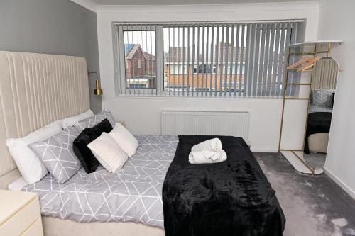 3 Bedroom House Manchester with en-suite Free Wifi and Parking photo 14