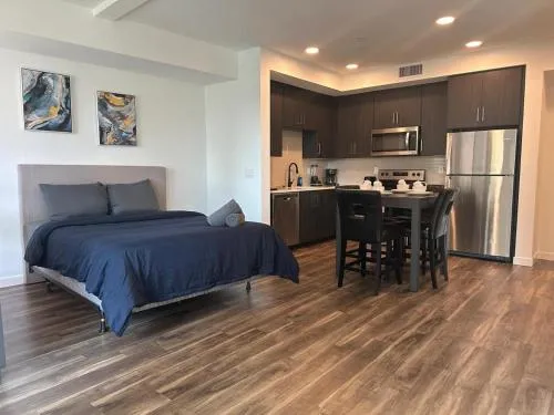 Awesome Loft at Hollywood FREE Parking photo 1