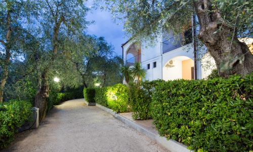 Κήπος έξω από το Residence Valleverde