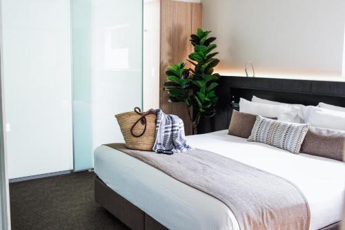 Seahaven Noosa Beachfront Resort — Bedroom