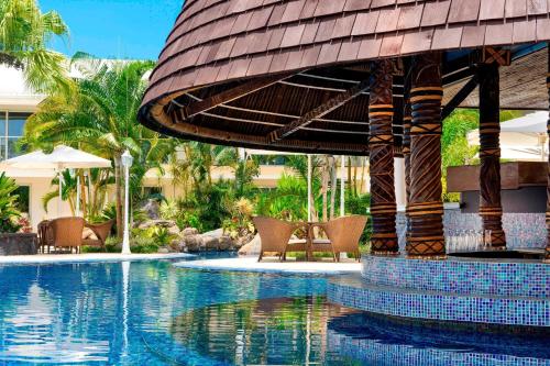 Bazén v ubytování Sheraton Samoa Aggie Grey's Hotel & Bungalows nebo v jeho okolí