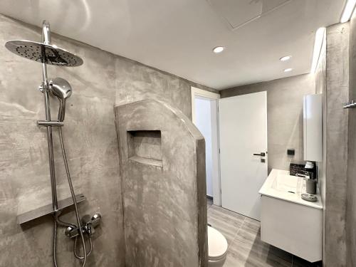 Een badkamer bij DownTown Apartments