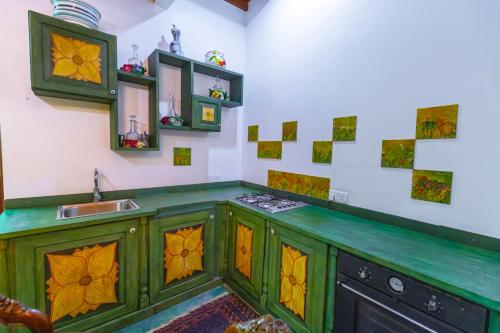Una cocina o cocineta en Villa Carla
