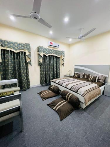 Gallery image of Chandi Hotel and Apartments in Peshawar