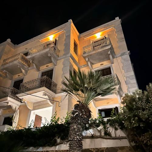 Salty suite -Syros