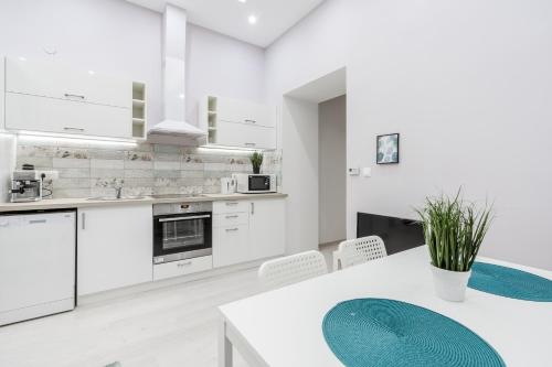 Cozy 2 BR 2 Bathroom Apartment in the city centre 1066 Budapest, Ó utca 11 kép - 3