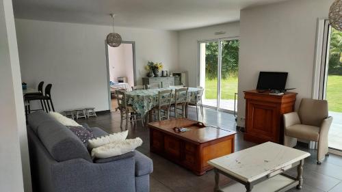 Μια τηλεόραση ή/και κέντρο ψυχαγωγίας στο VILLA FAMILIALE Bord de Mer