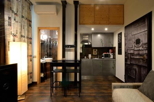 Appartamento Deluxe Stile Industrial Centro Milano, Potente Wi-fi, 3 linee Metropolitane- Collegato Direttamente con Aeroporto di Malpensa e Rho Fiera in 10 minuti