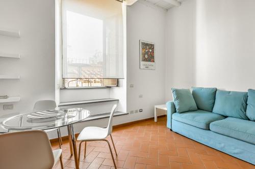 GuestHost - The Lions' Apartment in the Historic Centre x8