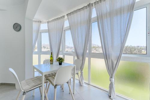 Rising Sun Apartments in complex Las Terrazas