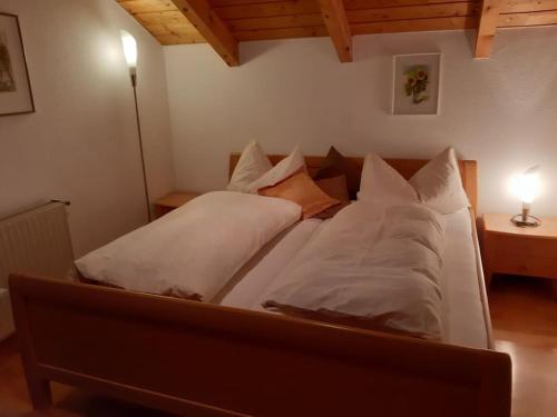 Vermiete ein Doppelzimmer in einem Holzhaus